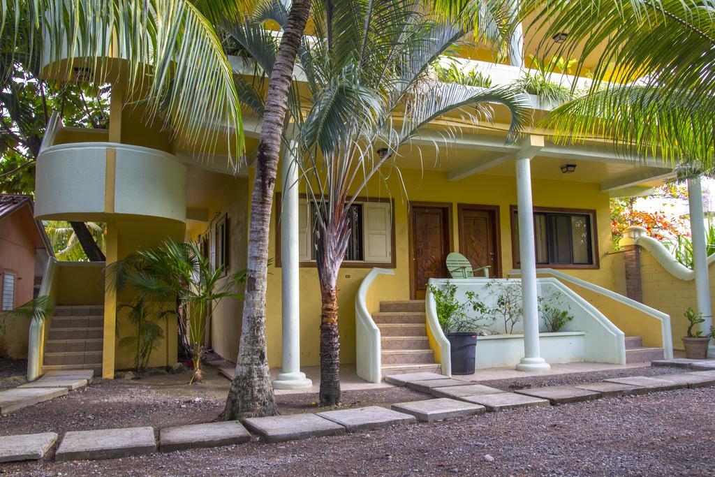 Sea Eye Hotel - Tropical Building Utila Exteriér fotografie